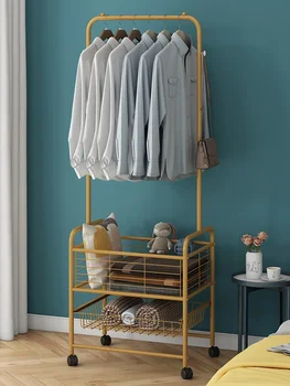  Закачалка, спалня, една обикновена закачалка за дрехи и шапки от пода до пода, домашната закачалка за съхранение на дрехи в помещението